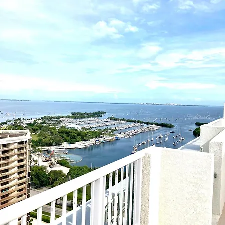 Luxury Penthouse With Private Rooftop Terrace In Coconut Grove Hotel